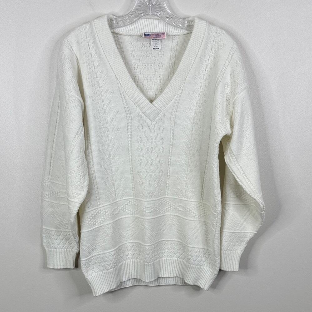Vintage American Pride White Knit V-Neck Sweater Women's Medium Diamond Pattern
